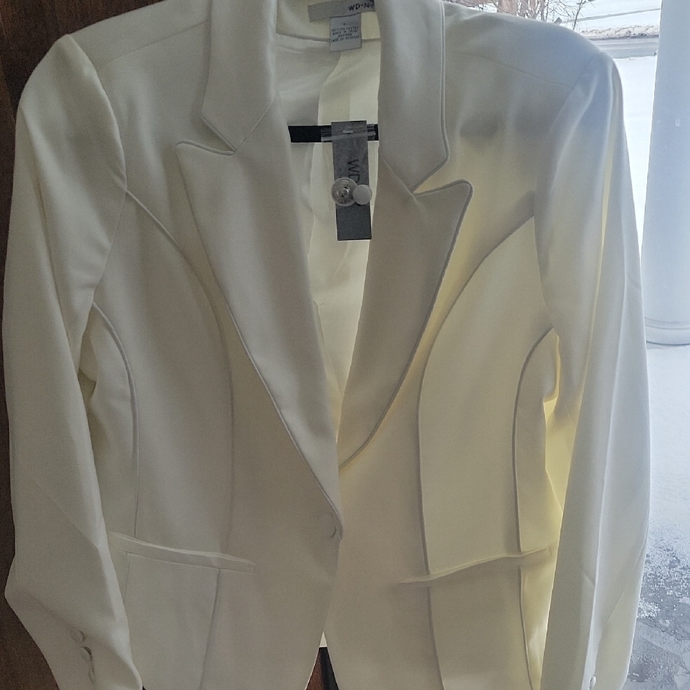 WD.NY Women's Ivory Blazer SIZE L